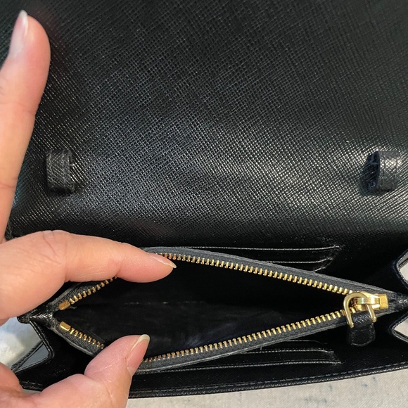 Prada Saffiano Clutch / Wallet on Chain - Picture 8 of 9